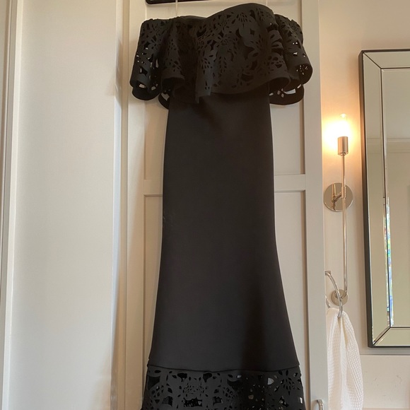 Off shoulder laser cut scuba dress - Picture 2 of 3